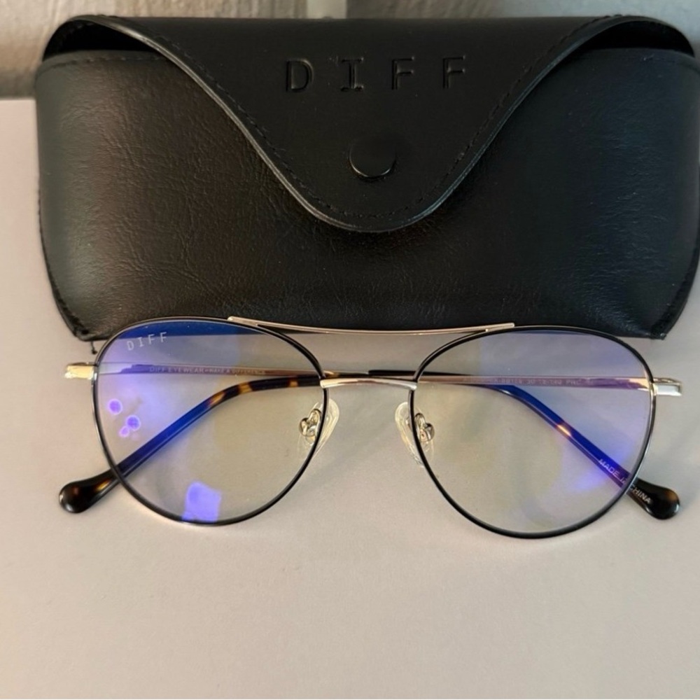 DIFF Aviator Blue Light Glasses with Black Case